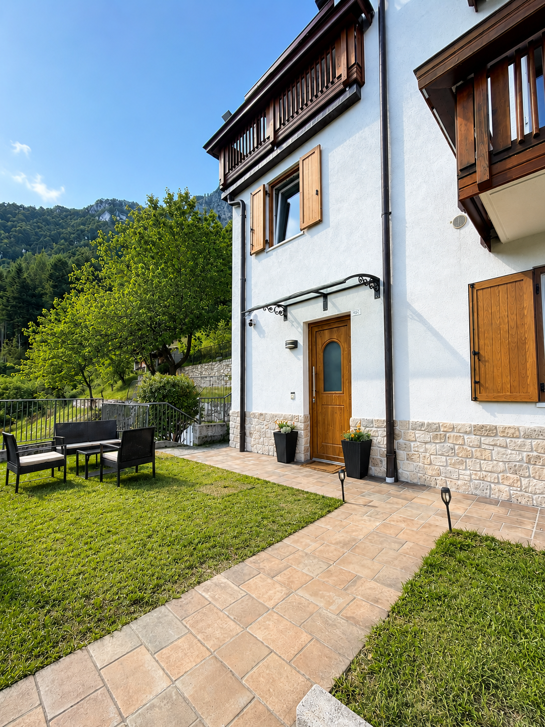 Giardino e ingresso indipendente di Eterea